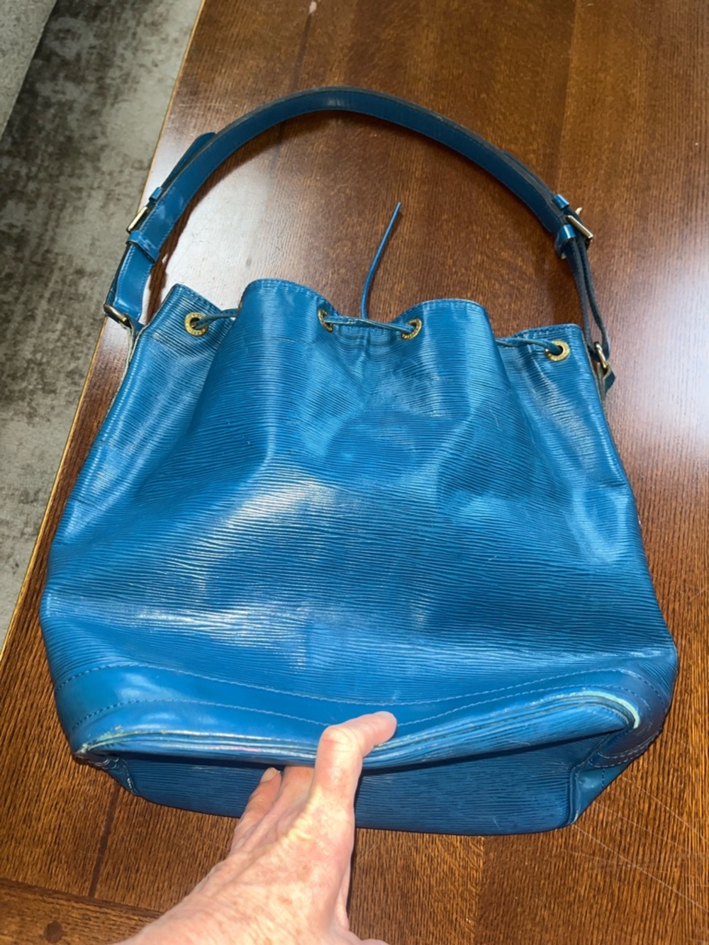 Louis Vuitton Blue Epi Leather Drawstring Hobo - Picture 6 of 16
